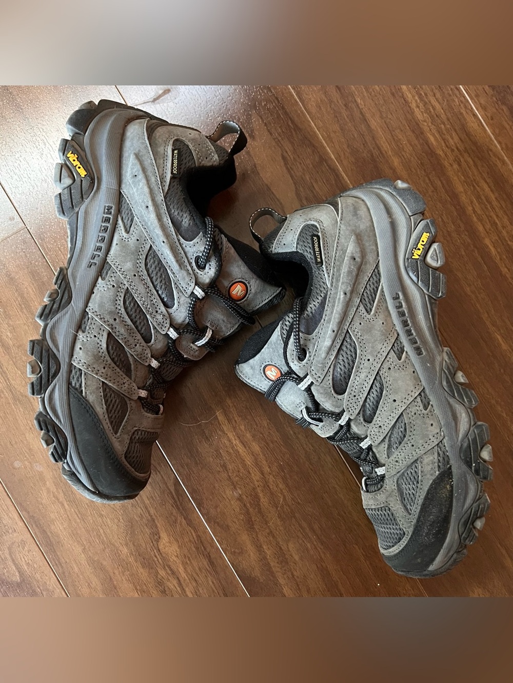 Men’s 9 Merrell Moab 3 granite waterproof Hiking Shoes